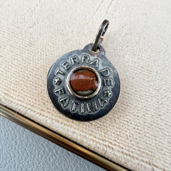Vintage Nossa Senhora Terra de Fátima Religious Medal Relic Soil Silver Tone - Picture 3 of 4